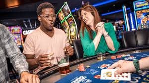 Pengguna mengumpulkan poin reward dalam aplikasi hiburan sports dan casino